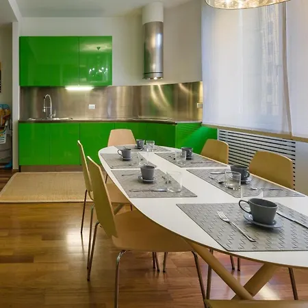 Apartment Arena Centro *